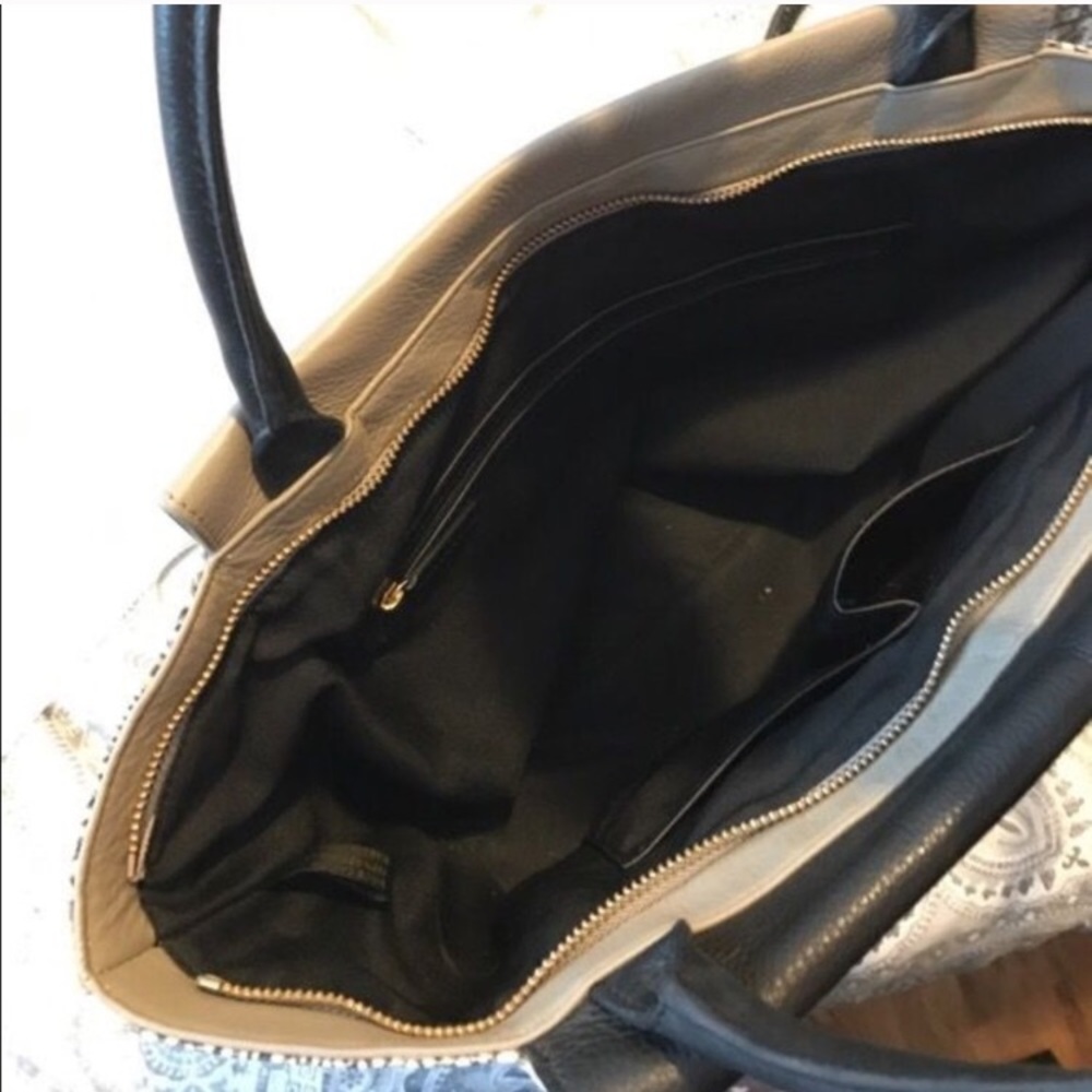 Vince Camuto bag 👜 - Picture 6 of 8